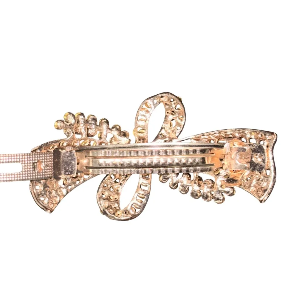 Unbranded ornate bow